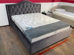 Кровать по распродаже с изогнутой спинкой 160х200 см